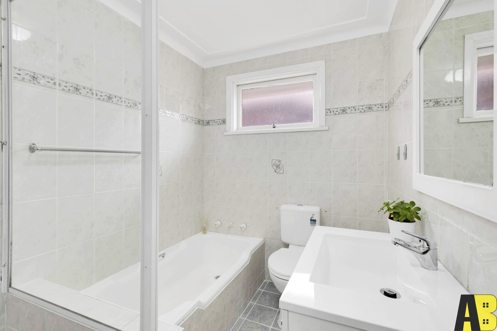 31 Targo Road, Pendle Hill - Thumbnail 4