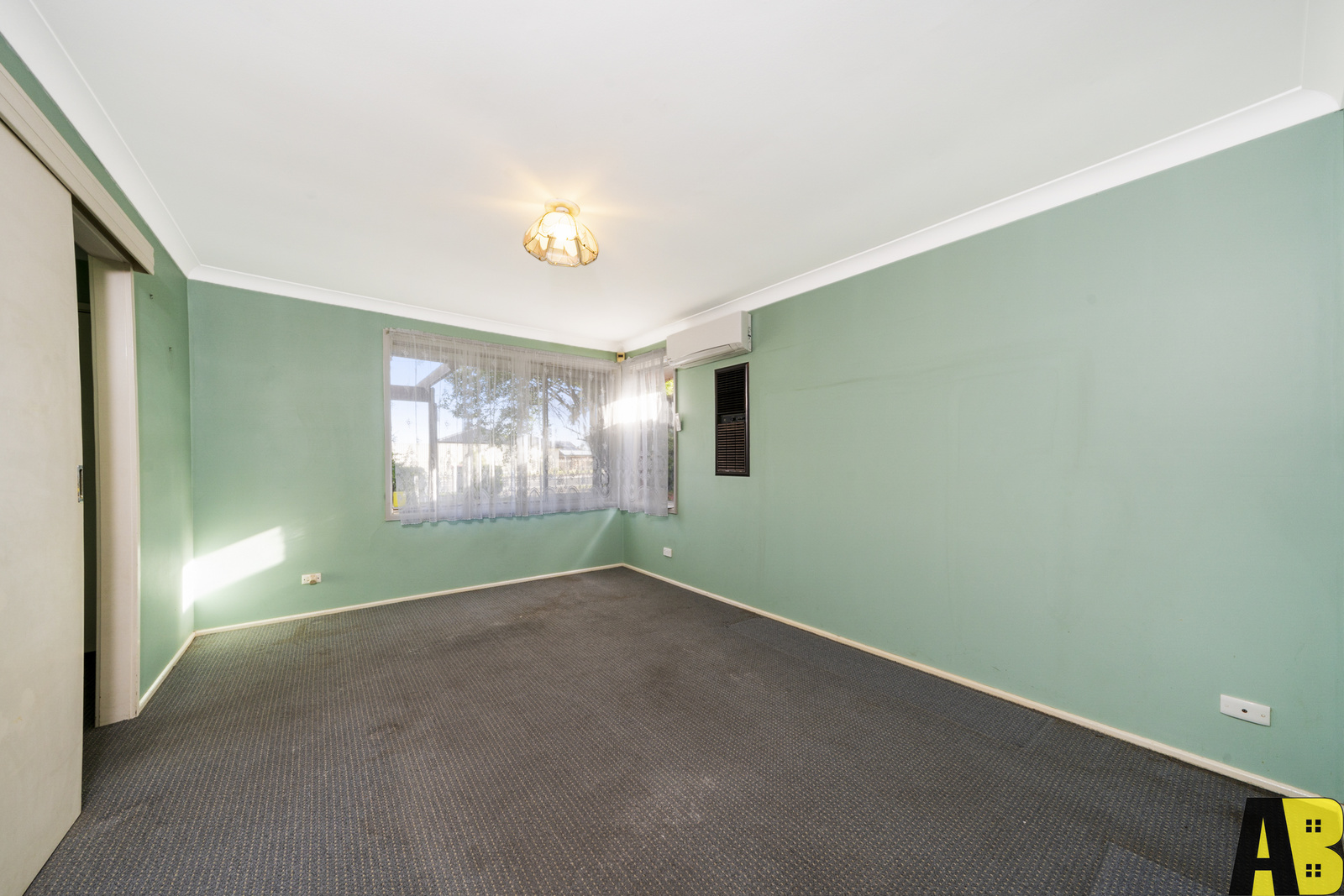 243 CORNELIA ROAD, Toongabbie - Thumbnail 6