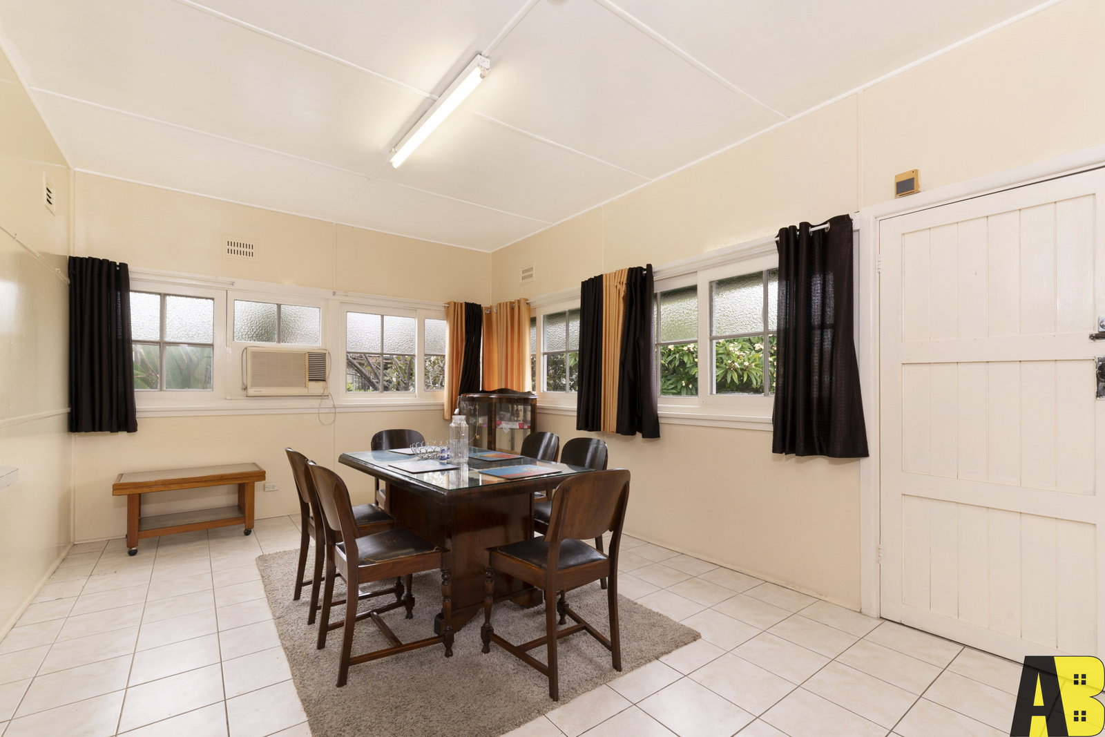 318 Woodville Road, Guildford - Thumbnail 8
