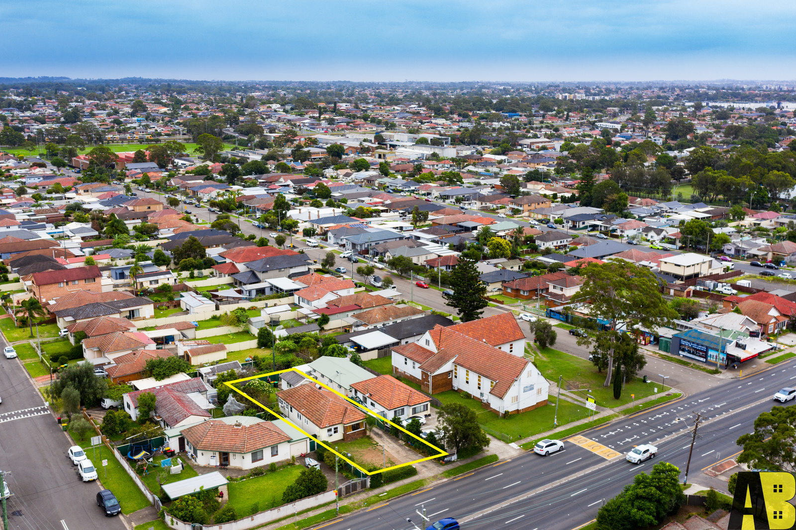 318 Woodville Road, Guildford - Thumbnail 2