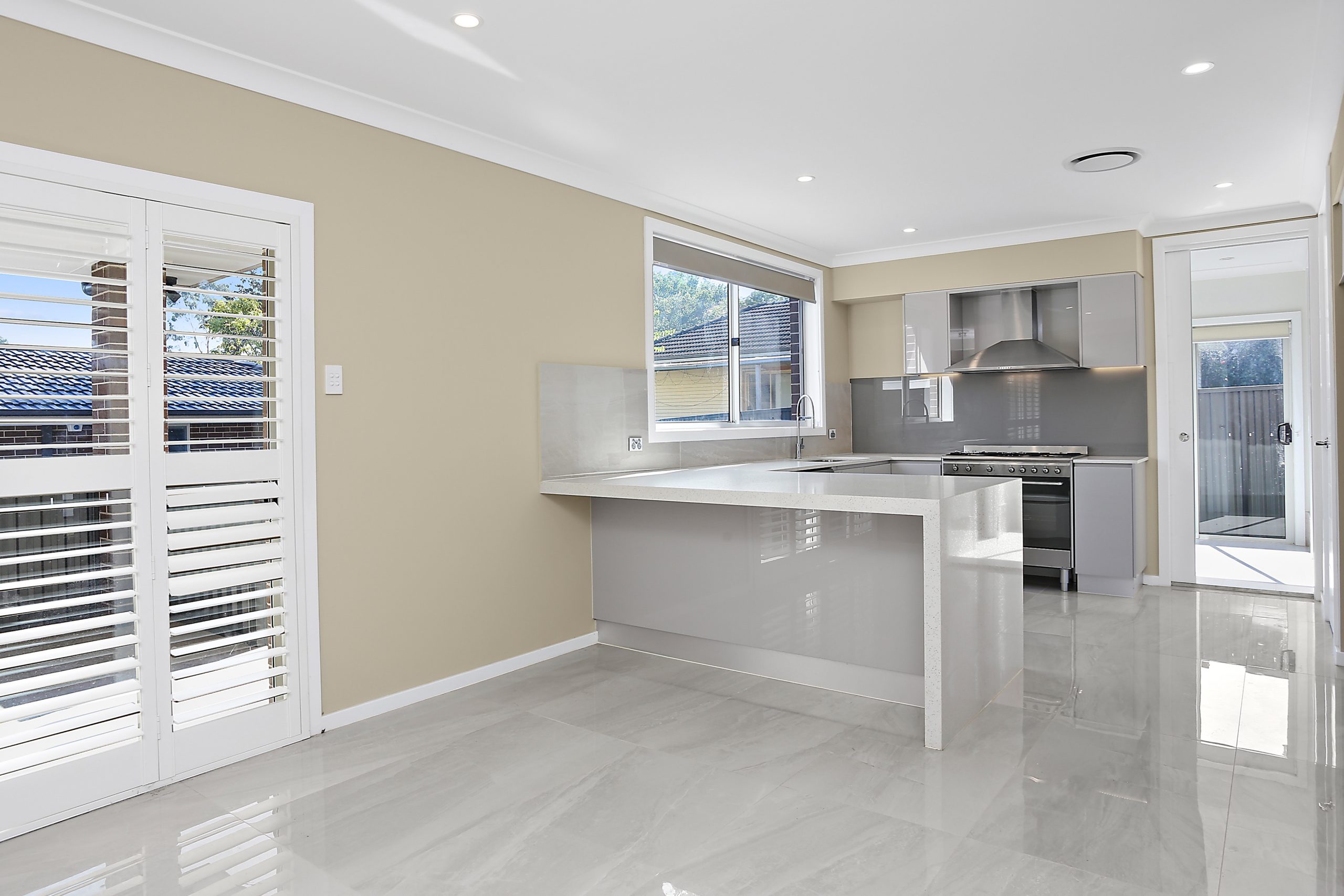 22 Dawn Drive, Seven Hills - Thumbnail 2