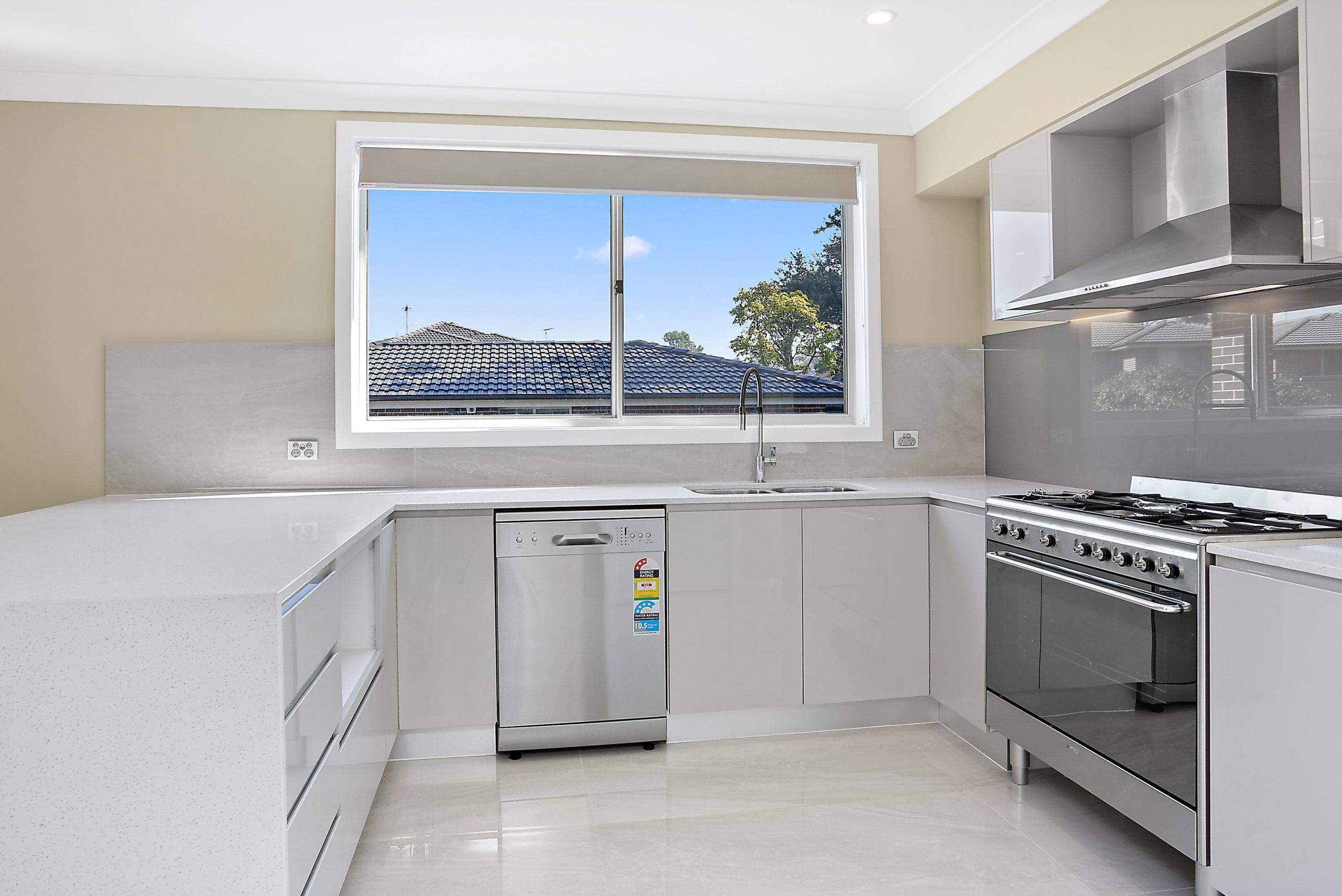 22 Dawn Drive, Seven Hills - Thumbnail 3