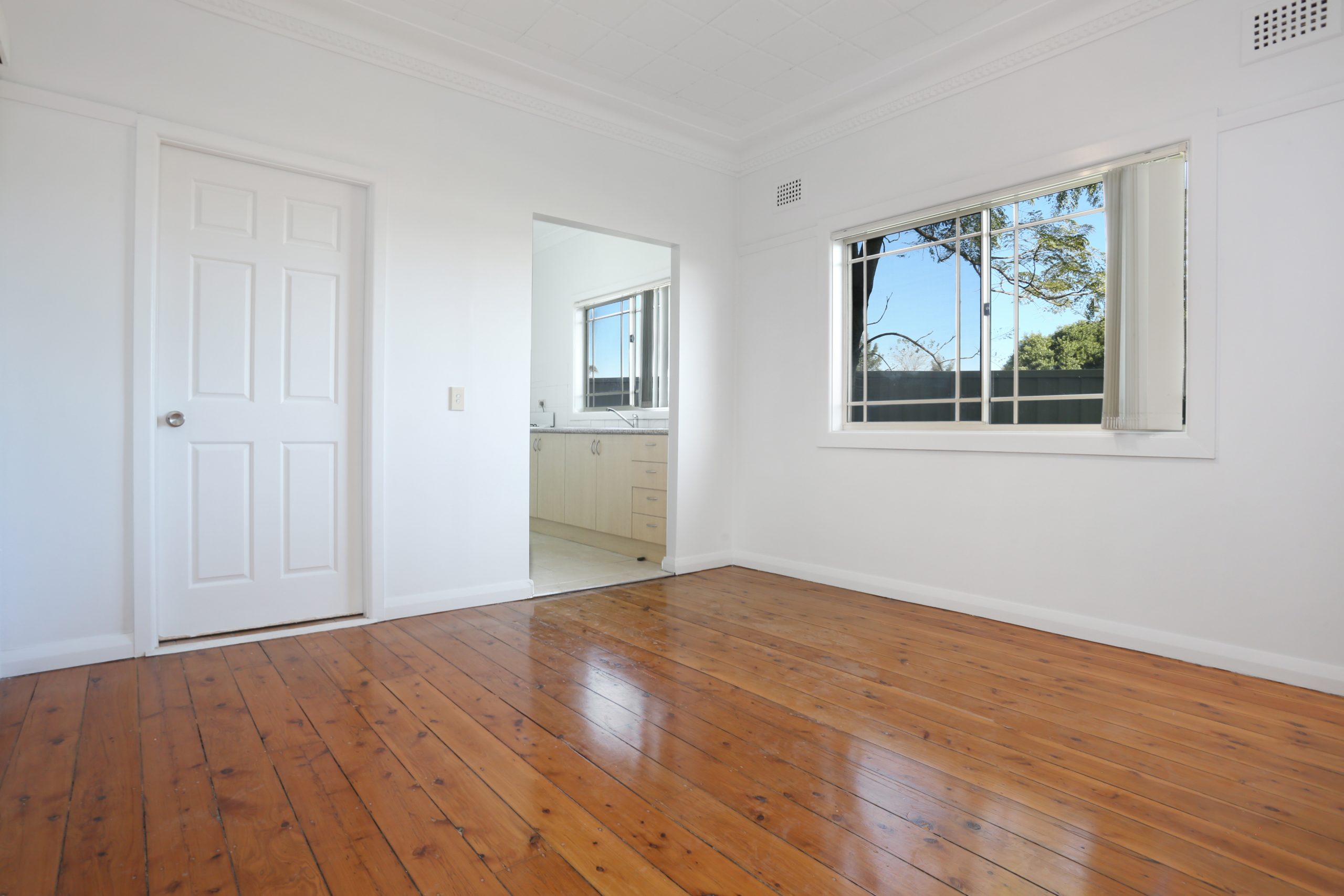18 Chiltern Road, Guildford - Thumbnail 4