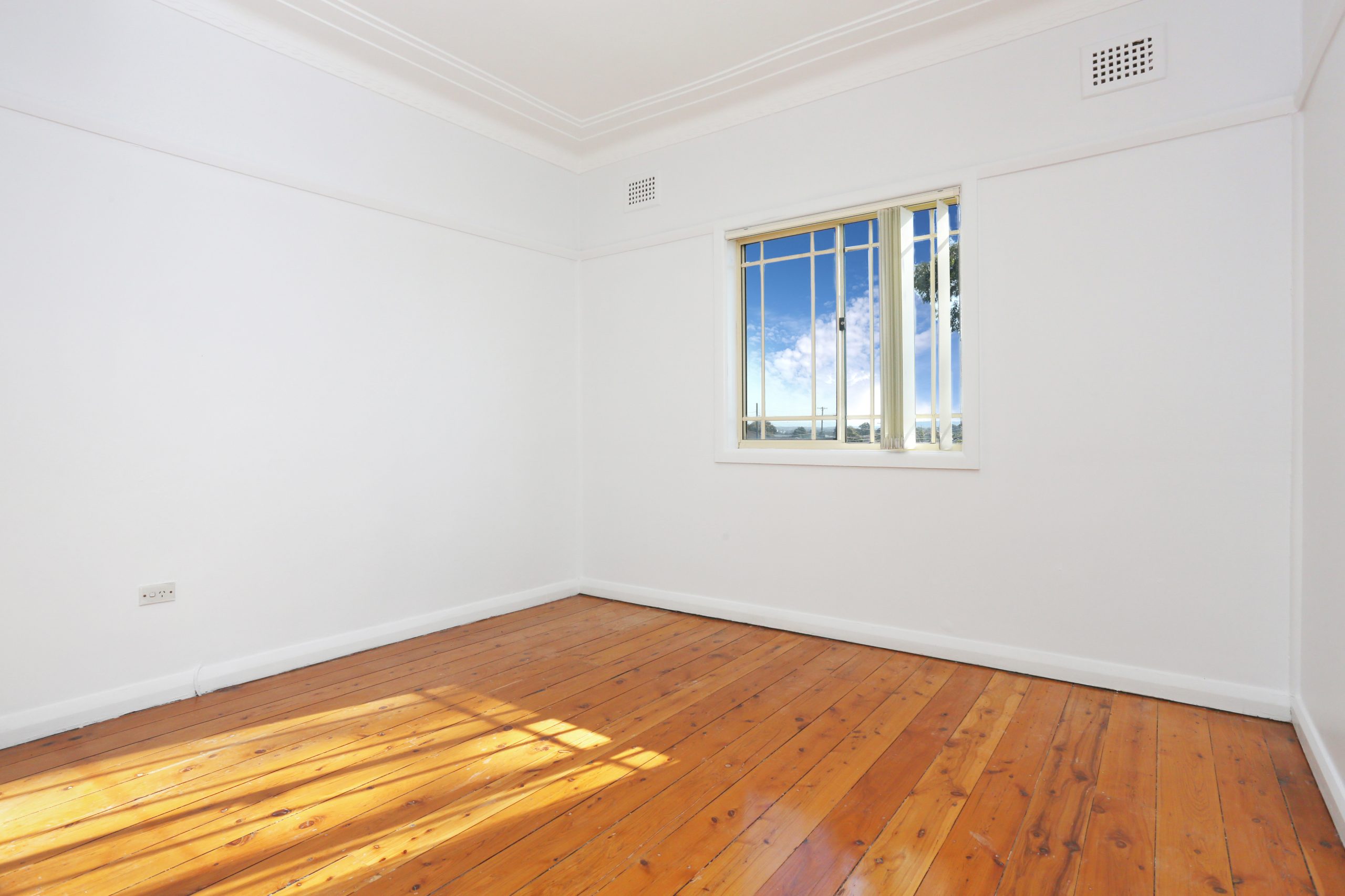 18 Chiltern Road, Guildford - Thumbnail 6