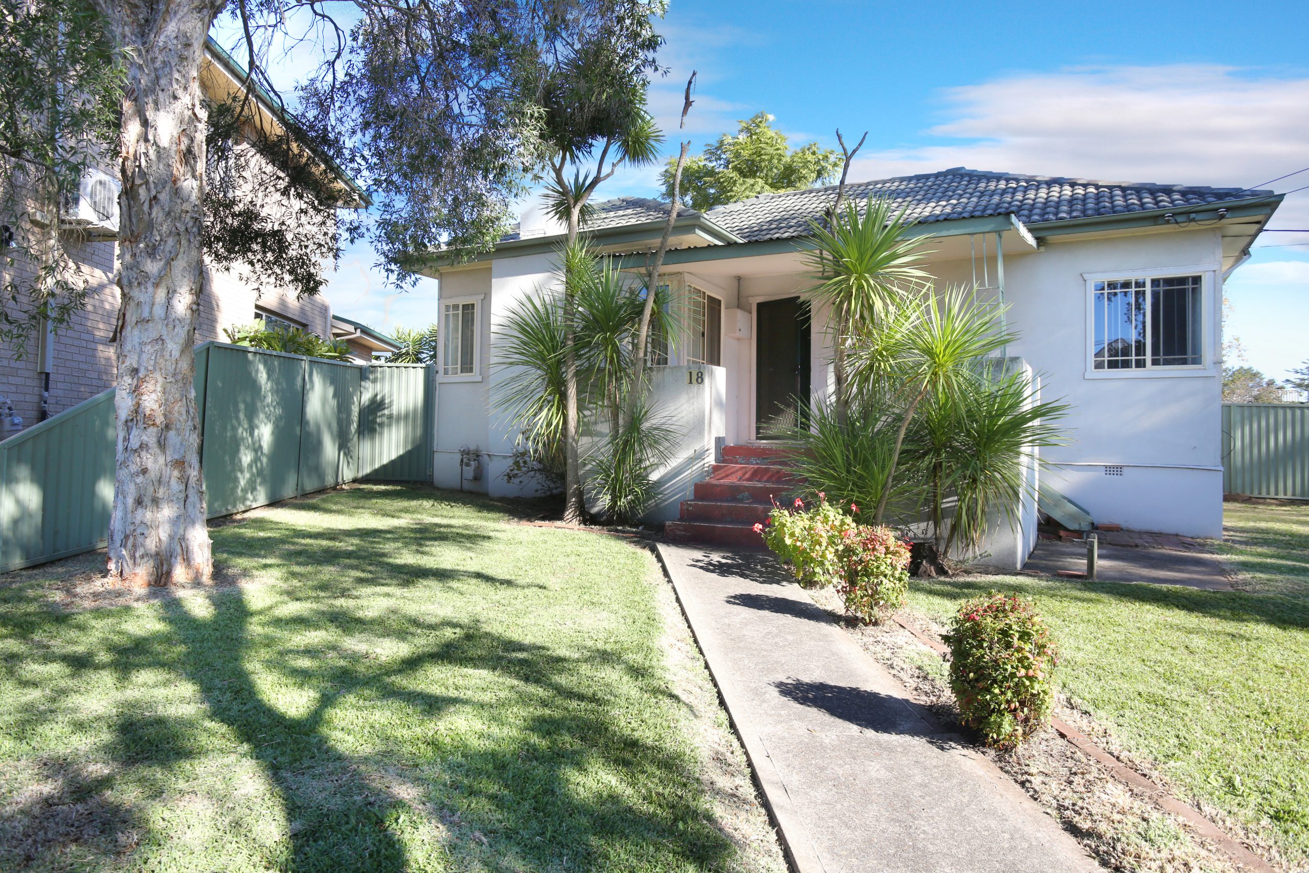 18 Chiltern Road, Guildford - Thumbnail 2