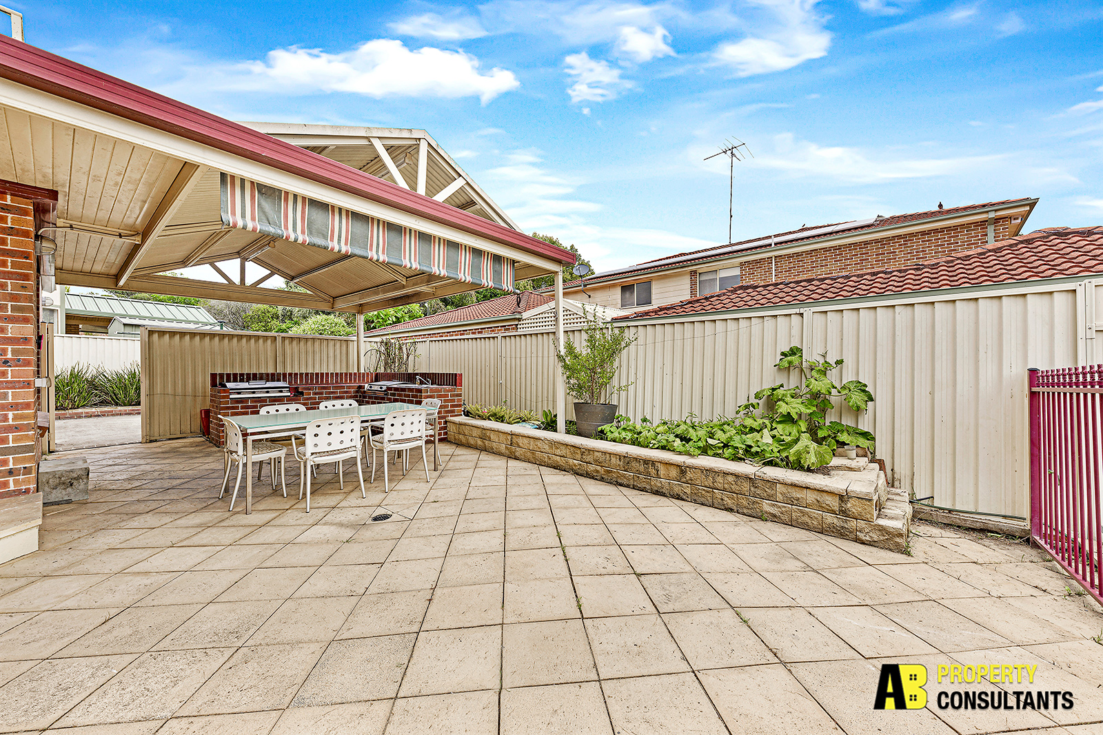 6 Banksia Close,, Kings Langley - Thumbnail 3