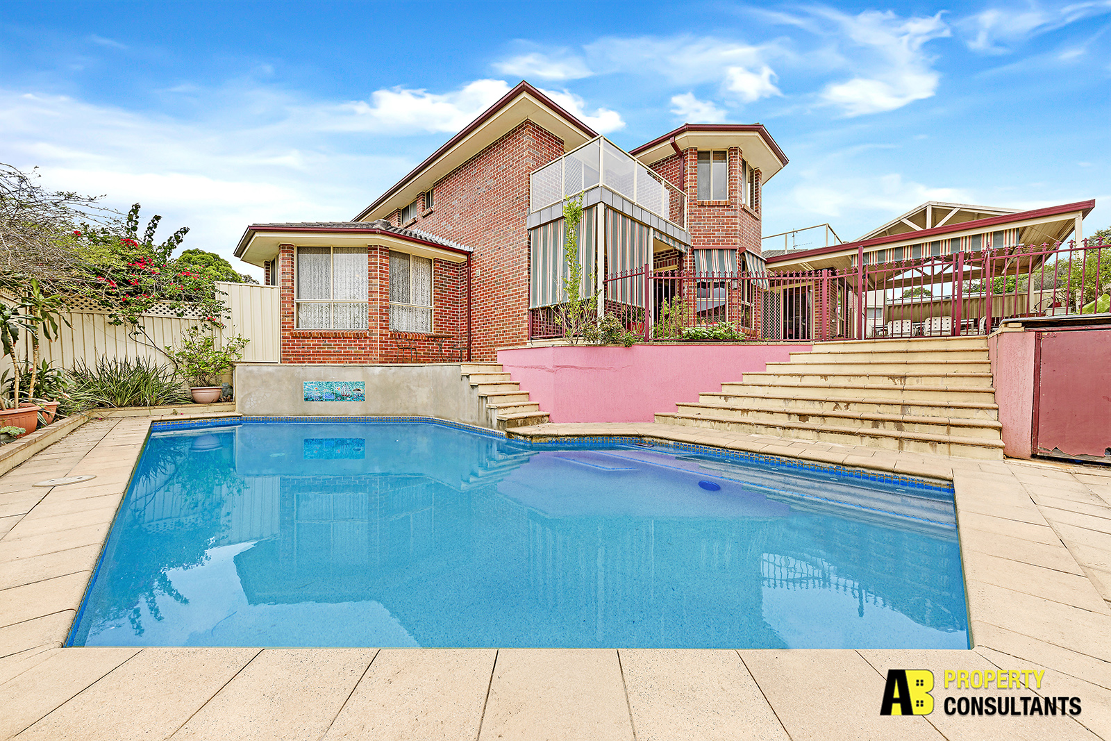 6 Banksia Close,, Kings Langley - Thumbnail 2
