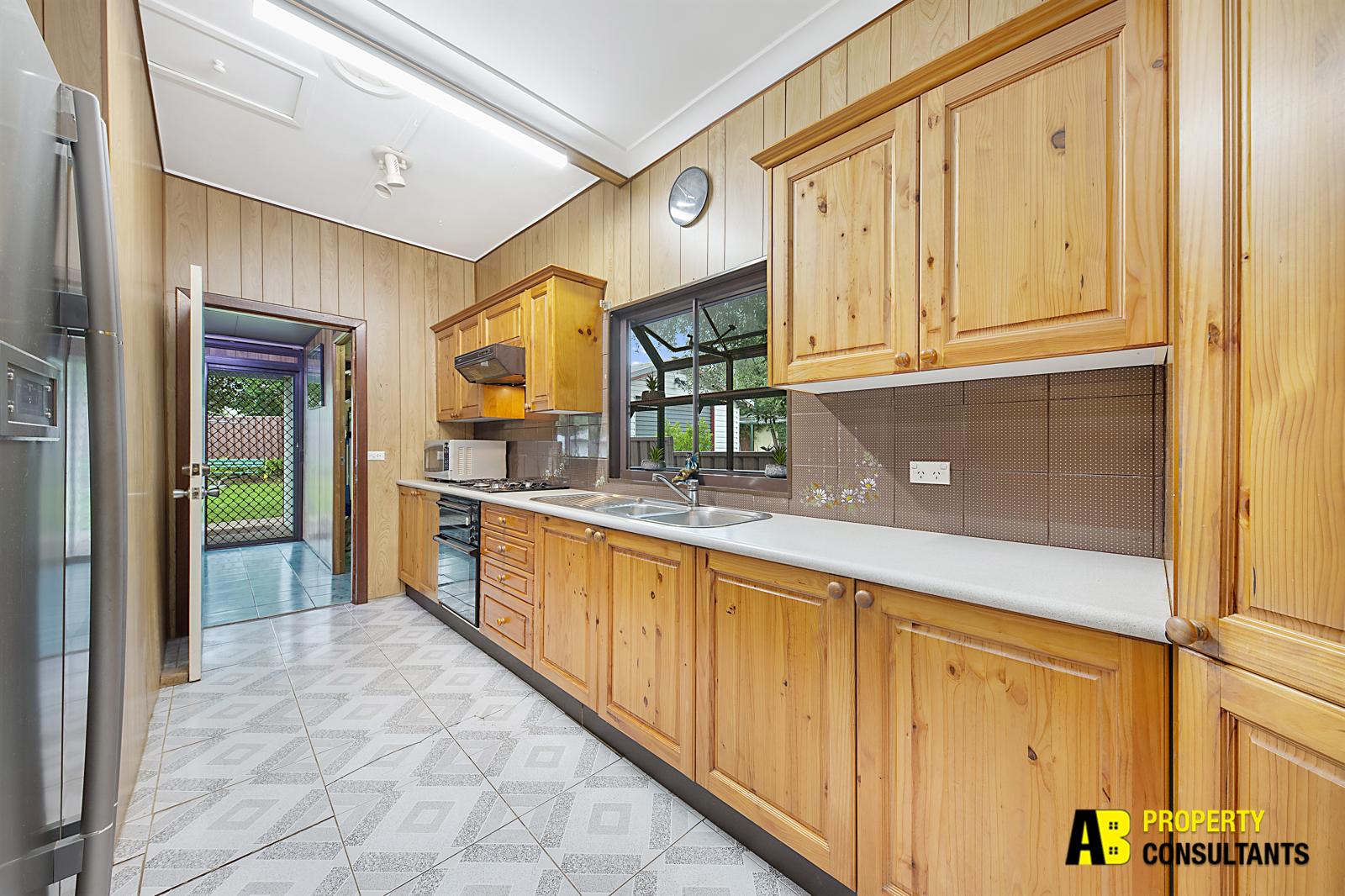 8 Dawn Drive, Seven Hills - Thumbnail 7