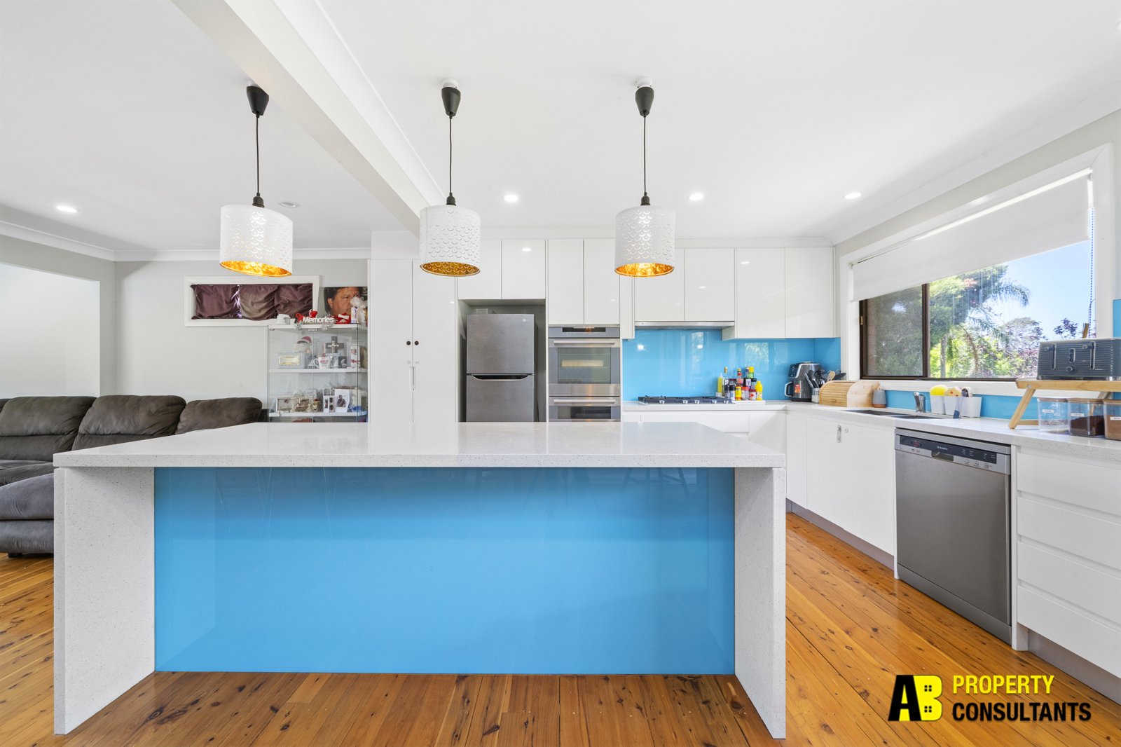 83 and 83A Whitby Road, Kings Langley - Thumbnail 2