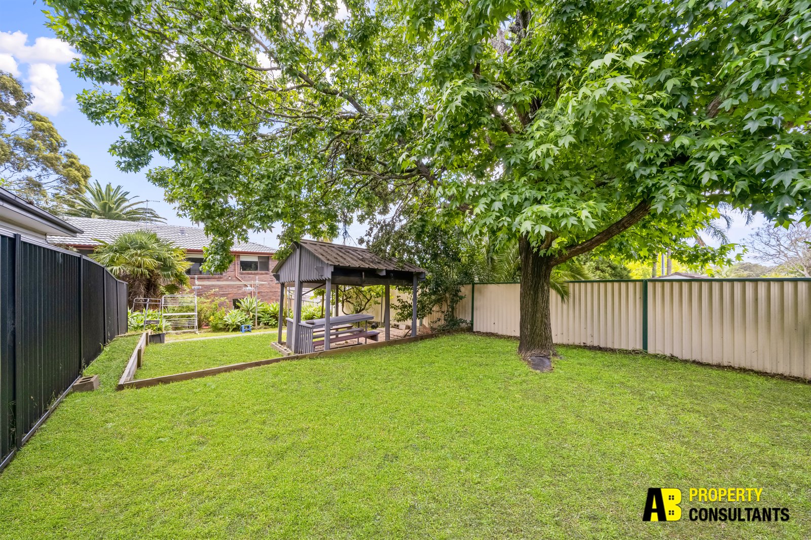 83 and 83A Whitby Road, Kings Langley - Thumbnail 5