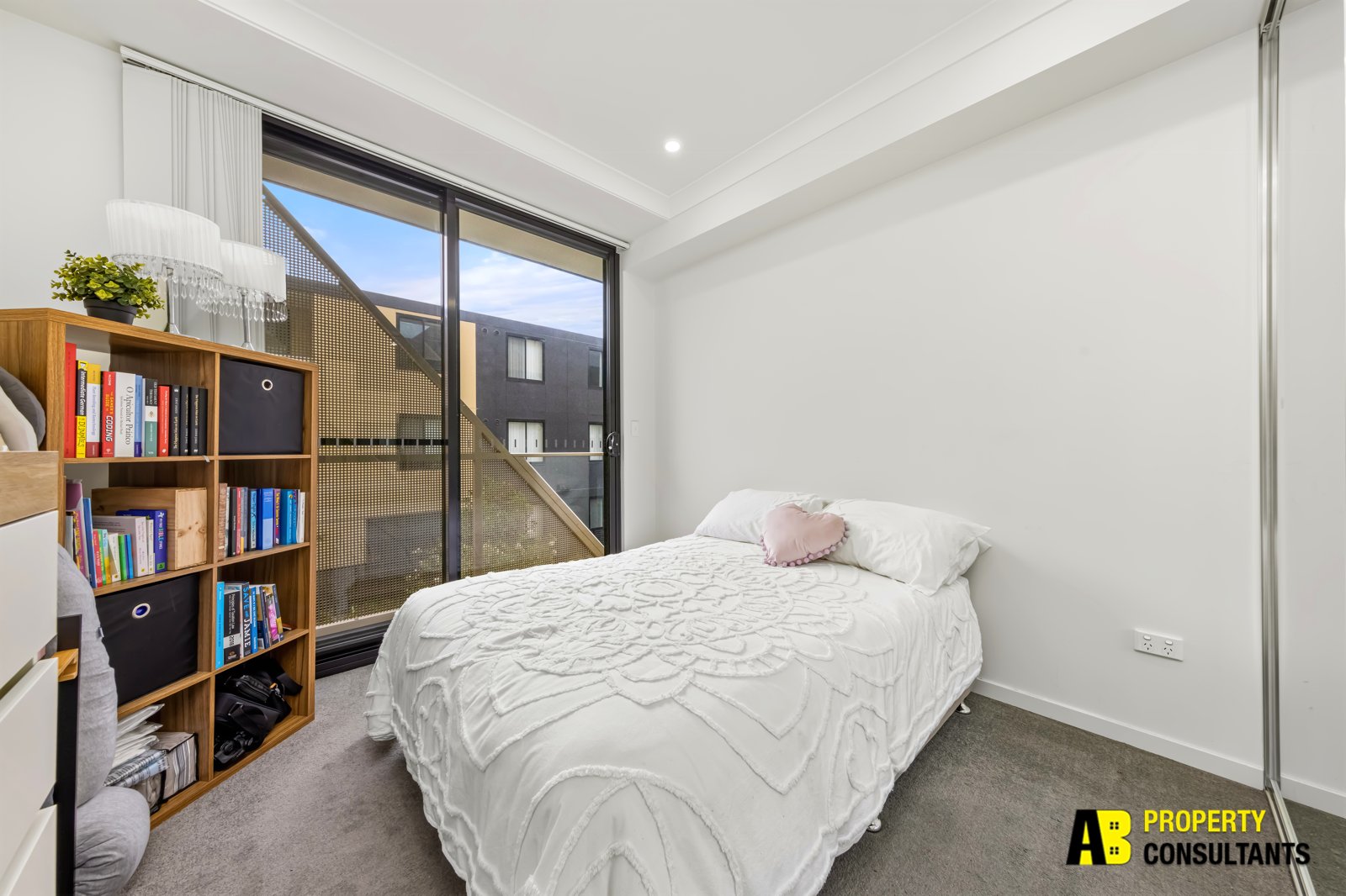 A105/147 Great Western Highway, Mays Hill - Thumbnail 5