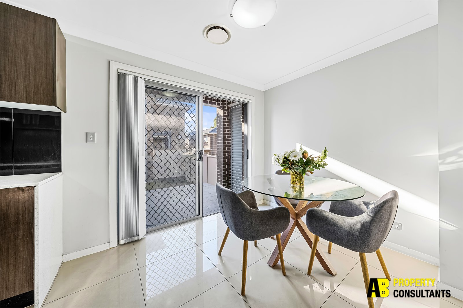 3/4-6 Ross Street, Seven Hills - Thumbnail 4