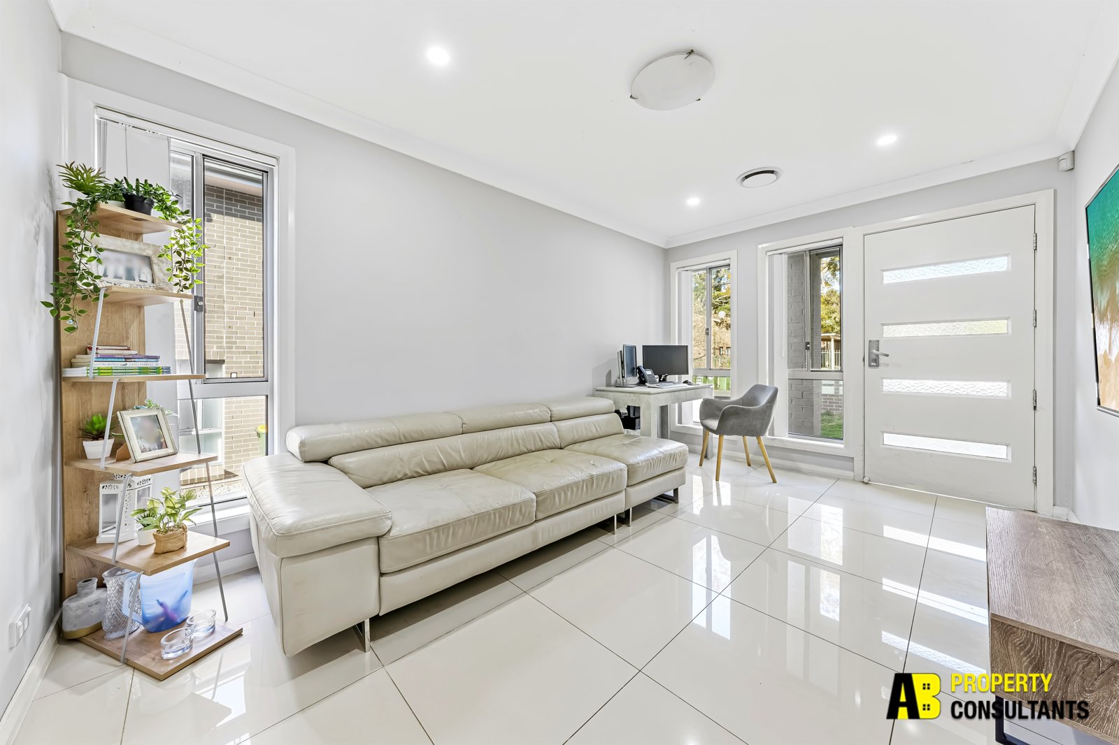 3/4-6 Ross Street, Seven Hills - Thumbnail 2