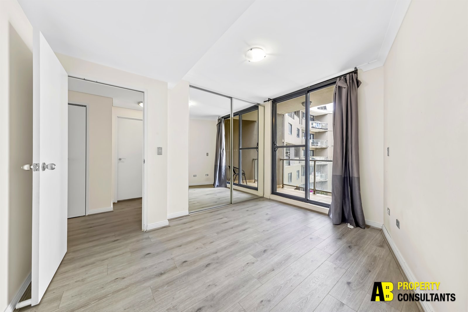 601/31-37 Hassall Street, Parramatta - Thumbnail 4