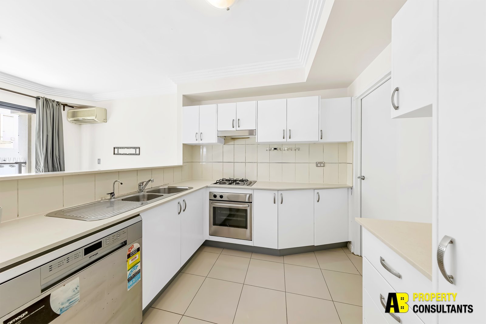 601/31-37 Hassall Street, Parramatta - Thumbnail 8