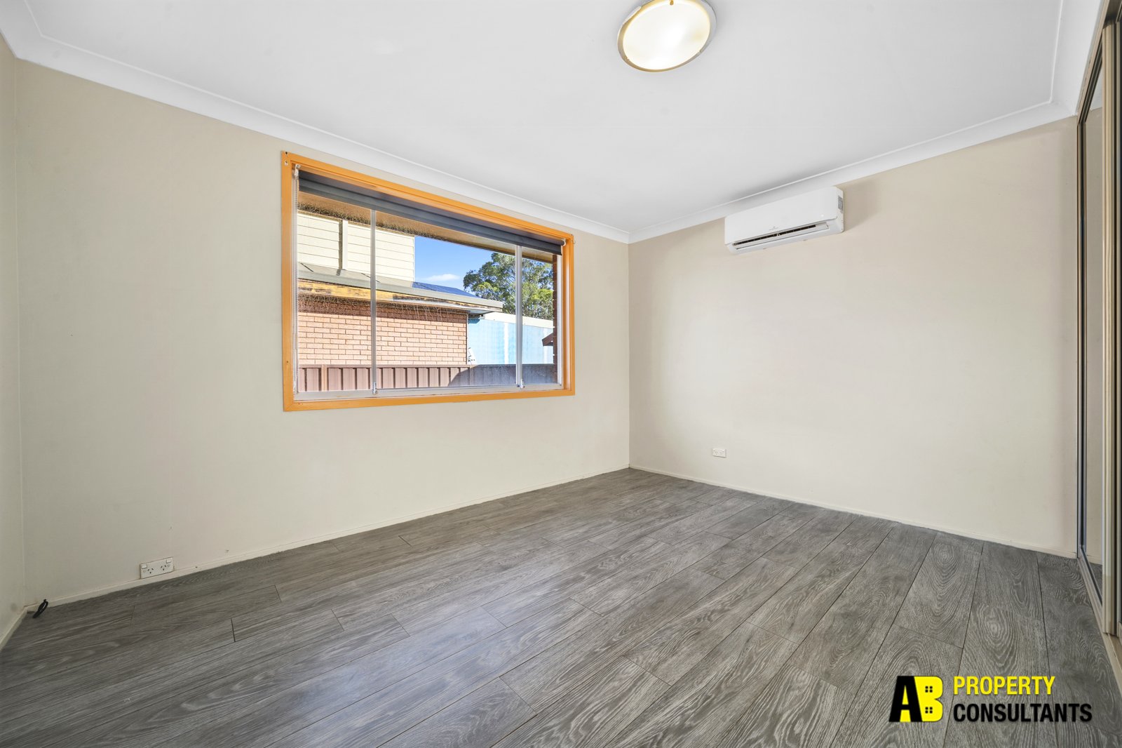 12 Gerald Crescent, Doonside - Thumbnail 4
