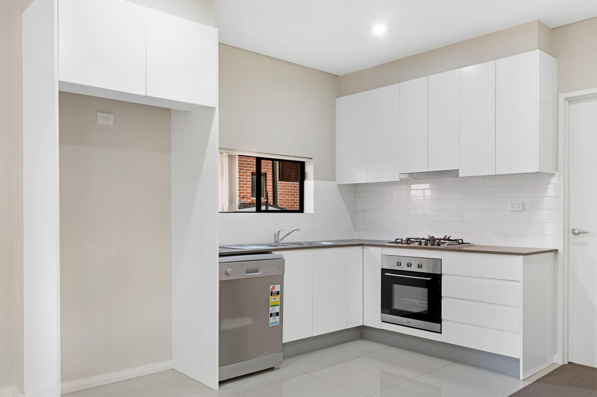 2/8 Wigram Street, Harris Park - Thumbnail 3