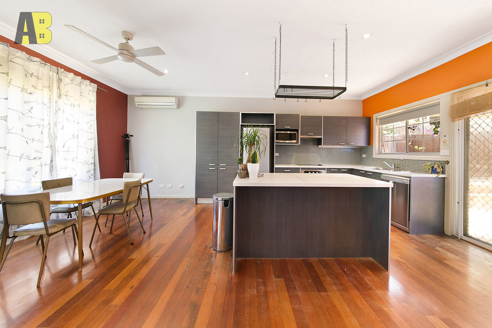 2 ALISON STREET, Seven Hills - Thumbnail 2