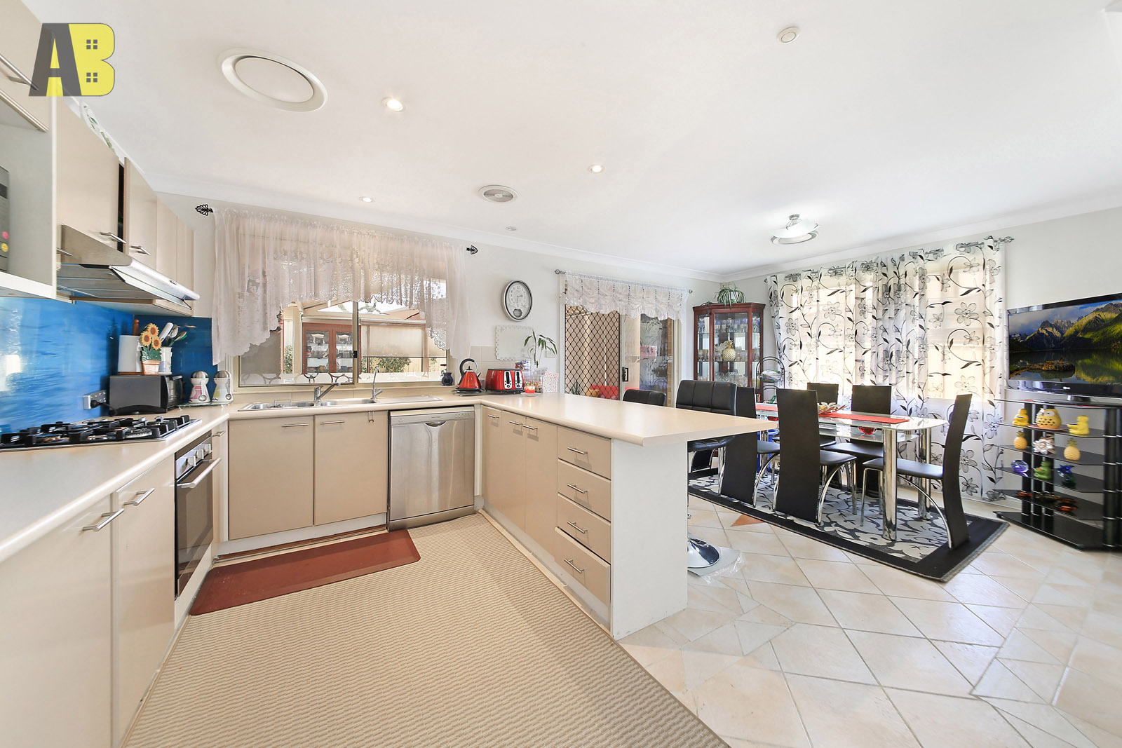 7 Sauvage Place, Doonside - Thumbnail 4