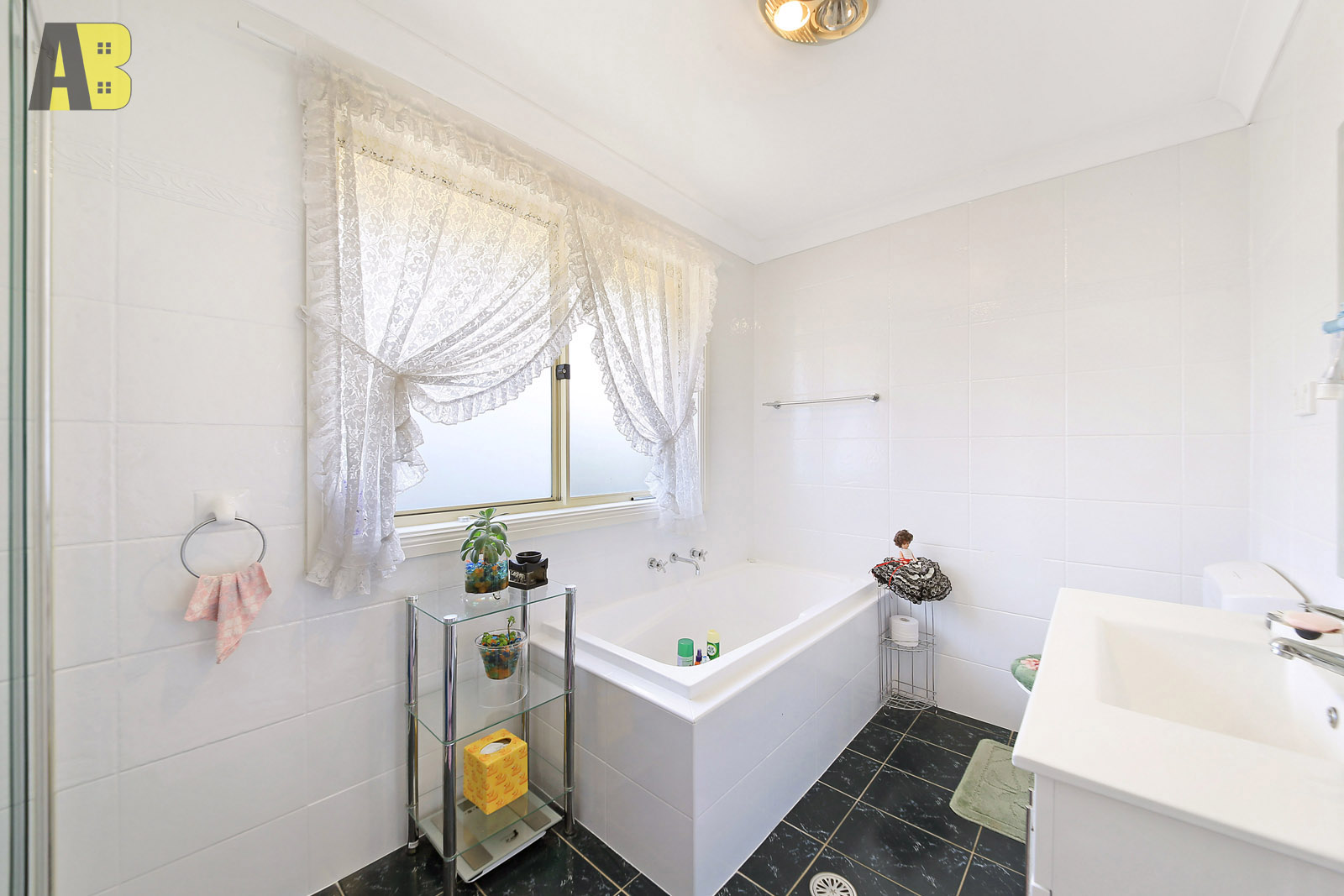 7 Sauvage Place, Doonside - Thumbnail 7