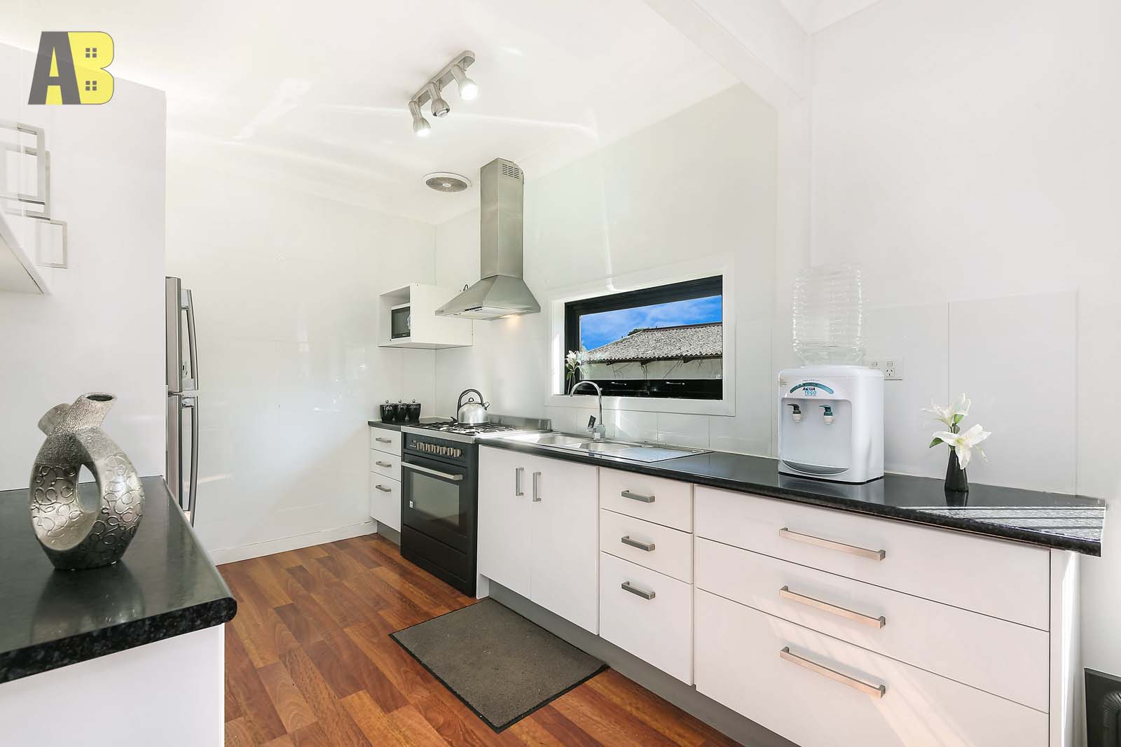 62 JANICE STREET, Seven Hills - Thumbnail 2