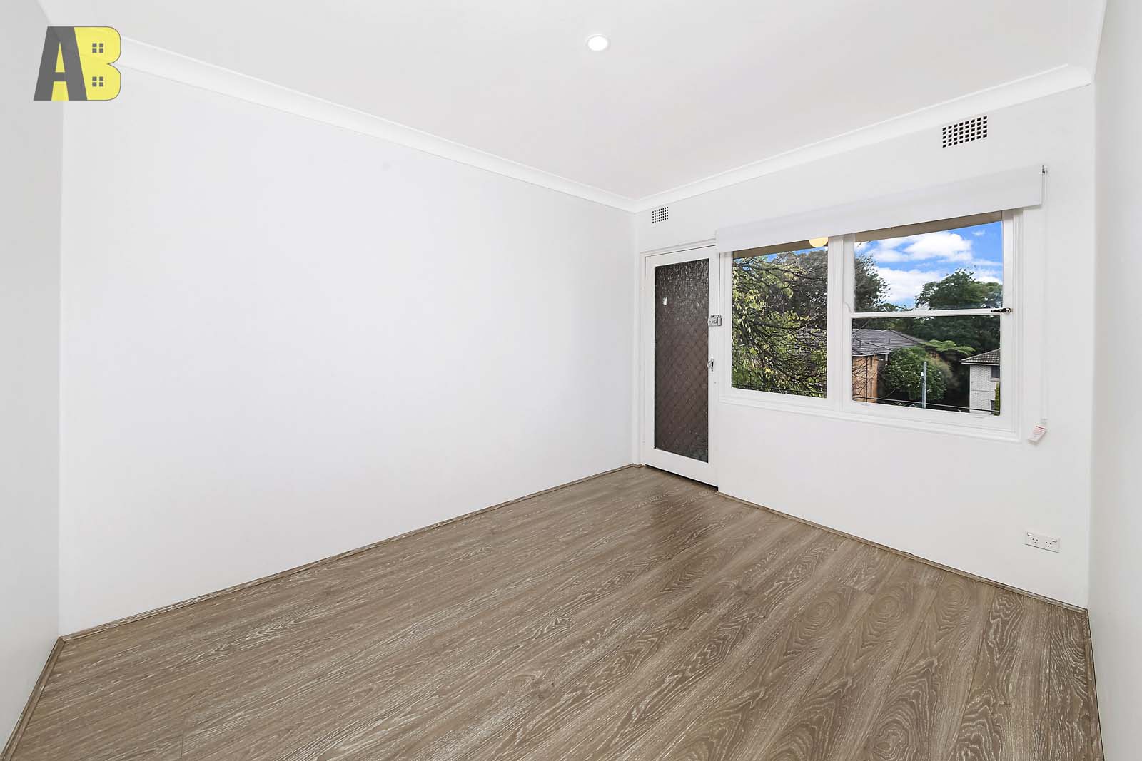 8/49 Harris Street, Harris Park - Thumbnail 2