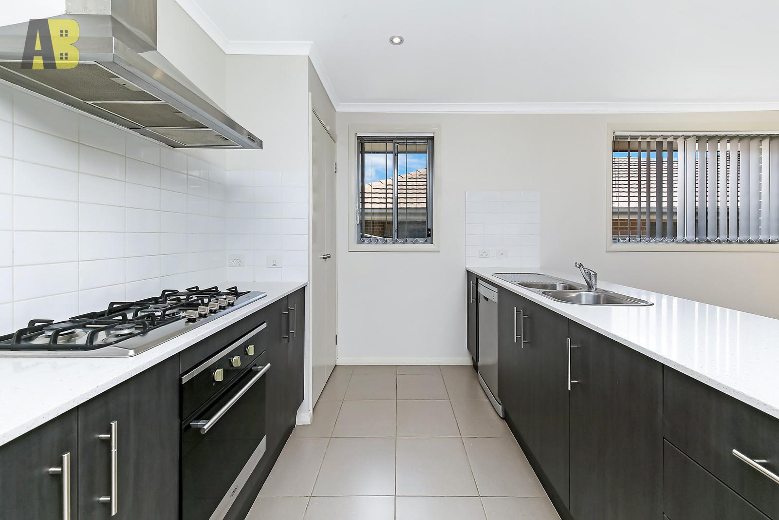 49 PORTSMOUTH CIRCUIT, Jordan Springs - Thumbnail 6