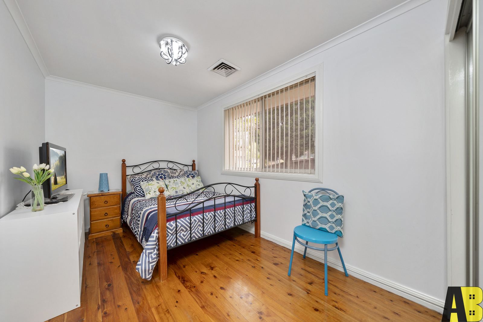 81 WHITBY ROAD, Kings Langley - Thumbnail 5