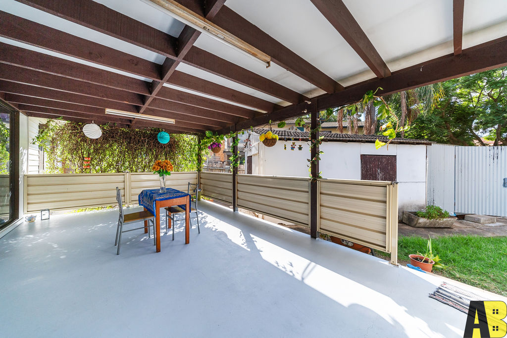 37 VALERIA STREET, Toongabbie - Thumbnail 2