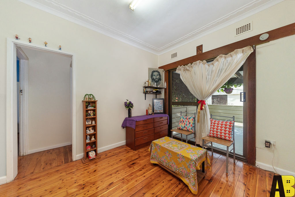 37 VALERIA STREET, Toongabbie - Thumbnail 5