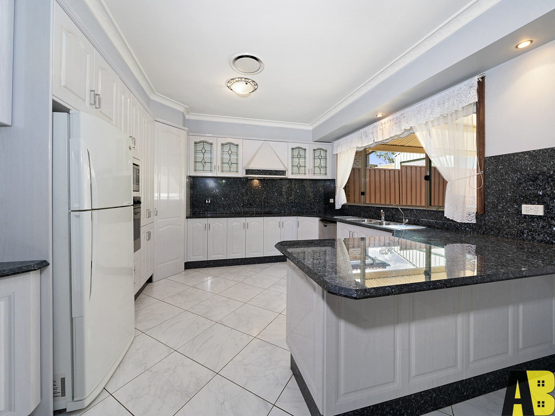 42 BRISTOL CCT, Blacktown - Thumbnail 4