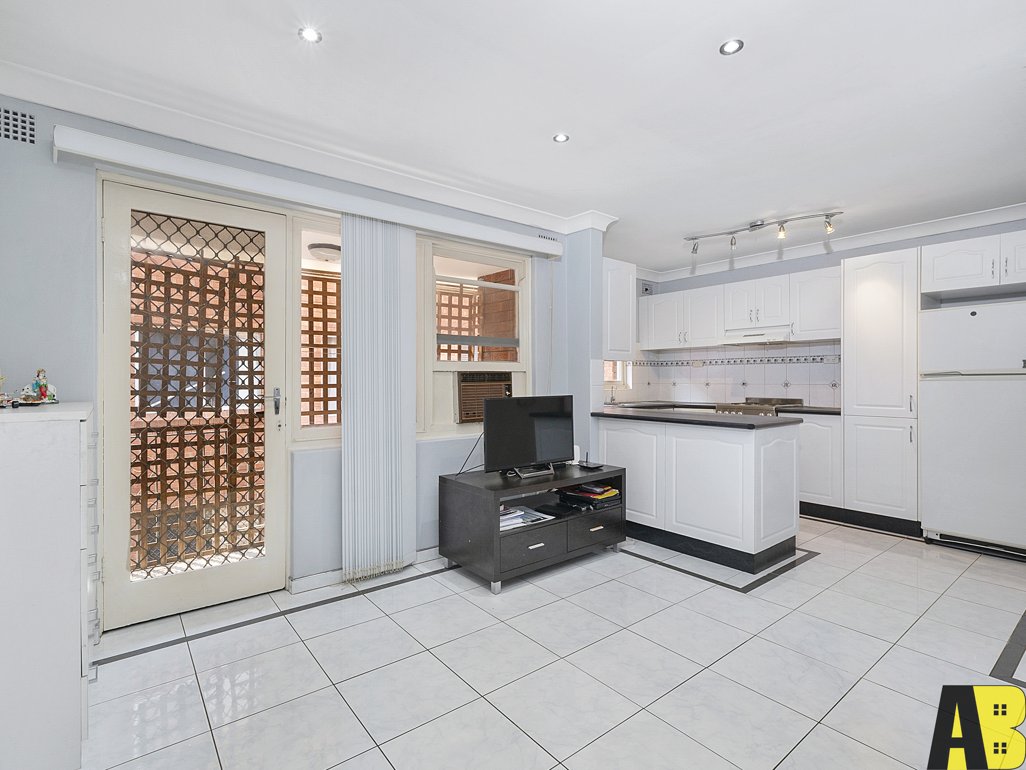 6/10 ALLEN STREET, Harris Park - Thumbnail 2