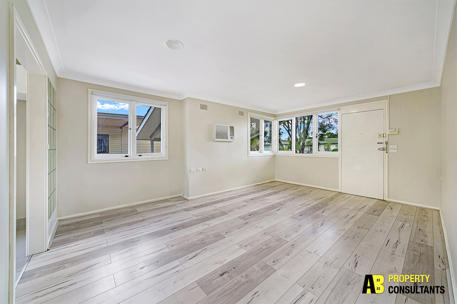240 Captain Cook Drive, Willmot - Thumbnail 2